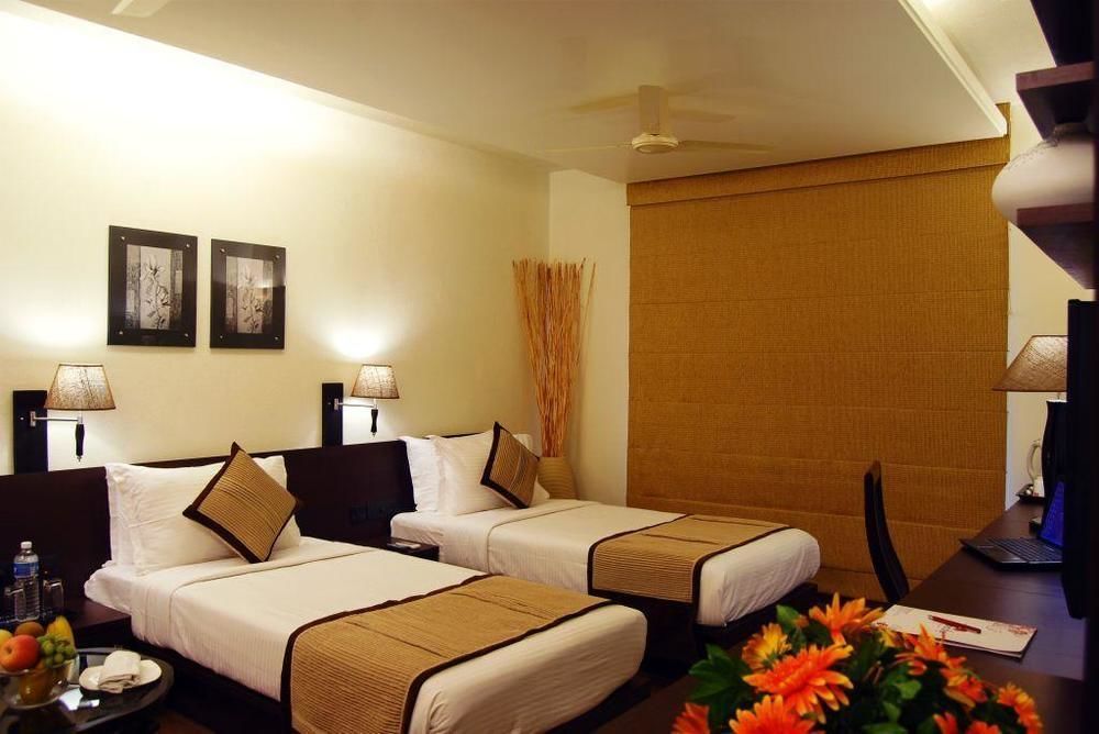 Regenta RPJ Rajkot Hotel Bagian luar foto